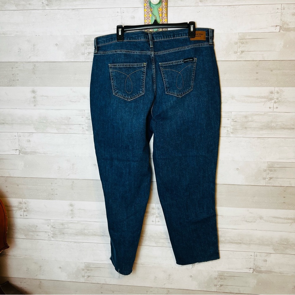 NWT Calvin Klein jeans high rise straight with raw hem - Picture 2 of 5